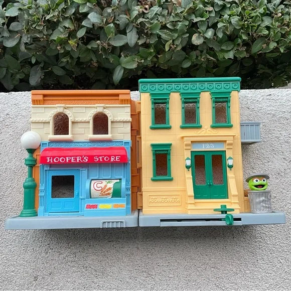 Hasbro Sesame Street Neighborhood Hooper's store and